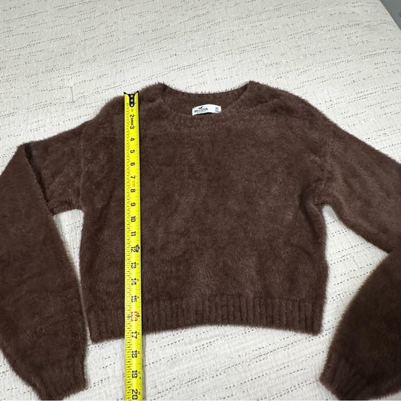 Hollister Fuzzy Cropped Crewneck Sweater in Chocolate Brown - Picture 3 of 6